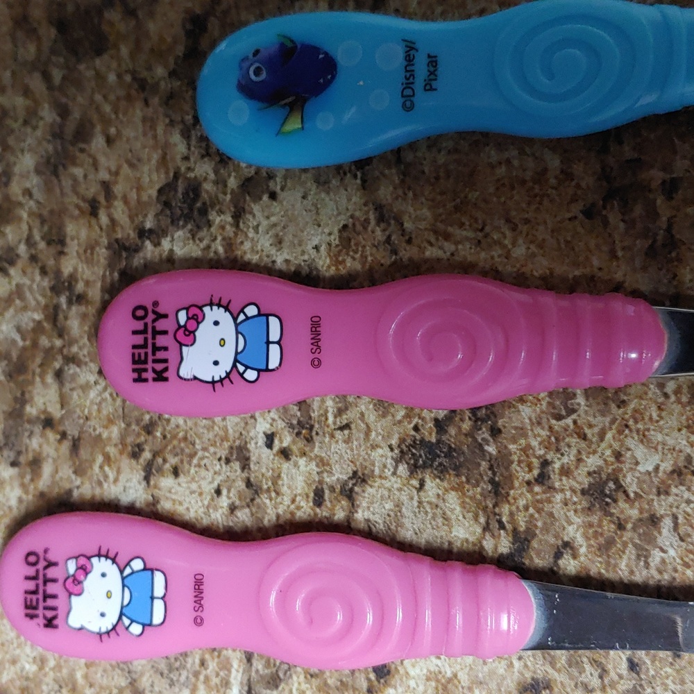 Hello Kitty Cutlery Set - Picture 2 of 2